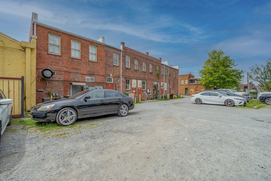 More Photos Of 200-208 E Washington St, Suffolk Apartments For Sale