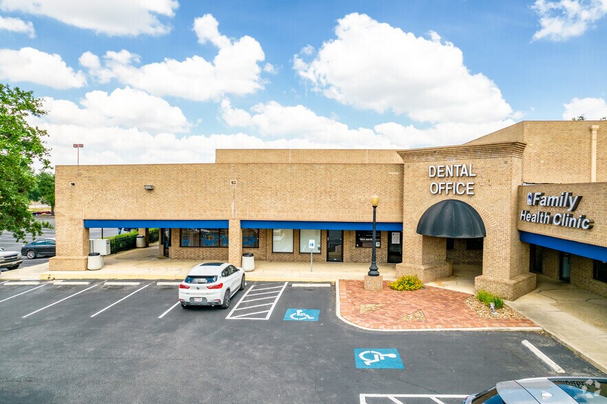 More Photos Of 16602-16668 San Pedro Ave, San Antonio Unknown For Lease
