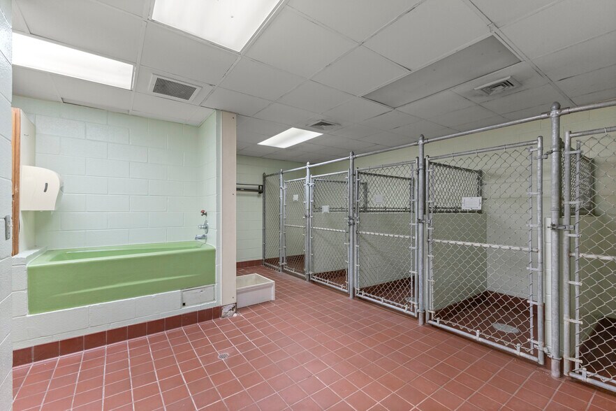 More Photos Of 435 Sumpter rd, Belleville Hospital For Sale