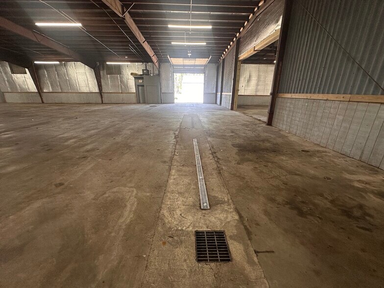 More Photos Of 322 Terminal St SW, Grand Rapids Distribution For Lease