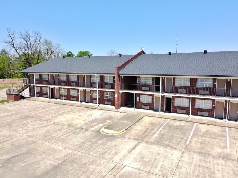 More Photos Of 144 Highway 65 S, Tallulah Hotel For Sale