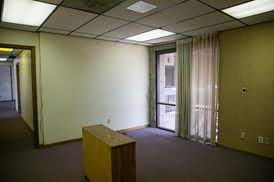 More Photos Of 165 E Southern Ave, Mesa Loft Creative Space For Lease