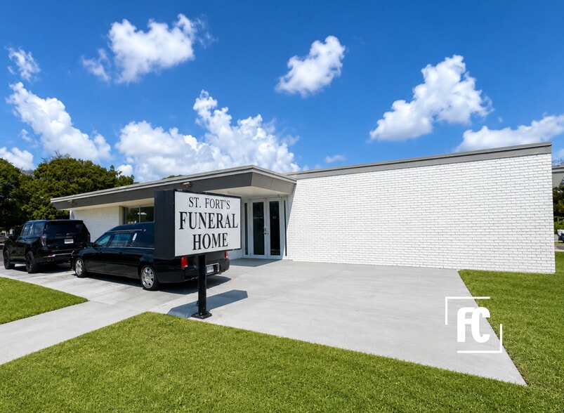 Primary Photo Of 1800 Okeechobee Rd, Fort Pierce Funeral Home For Sale