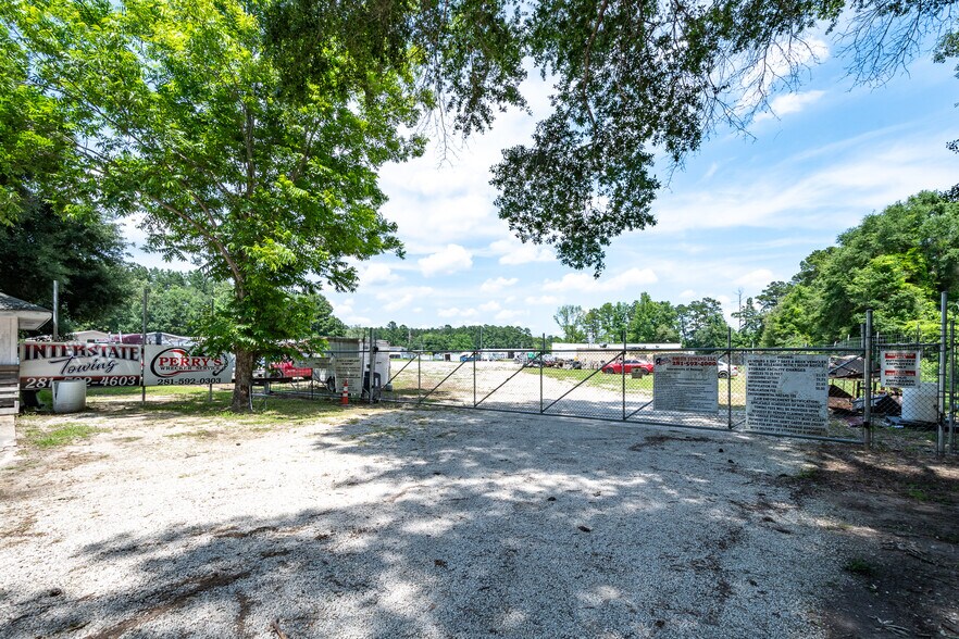 More Photos Of 7820 FM 1010 Rd, Cleveland General Retail For Sale