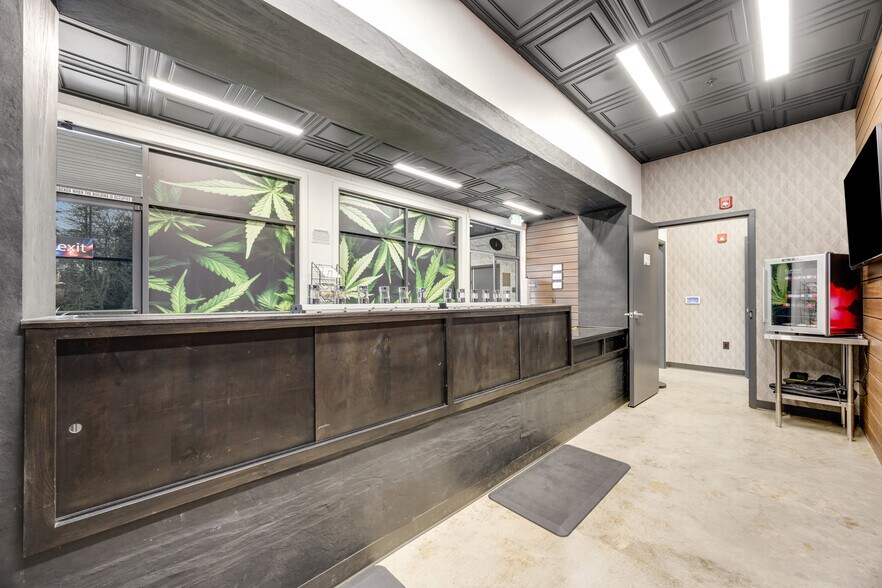 More Photos Of 1626 Piner Rd, Santa Rosa Storefront For Sale