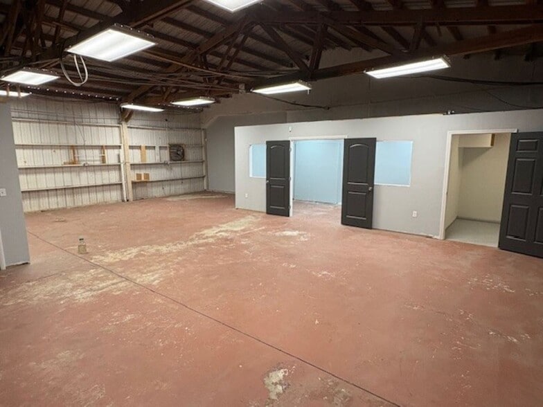 More Photos Of 6745 N Old Dixie Hwy, Fort Pierce Warehouse For Lease