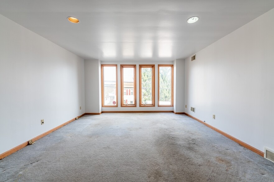 More Photos Of 3519 Bigelow Blvd, Pittsburgh Office For Sale