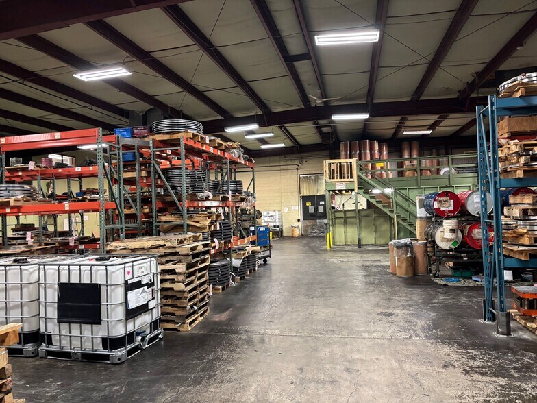 More Photos Of 687 Wooster St, Naugatuck Industrial For Sale