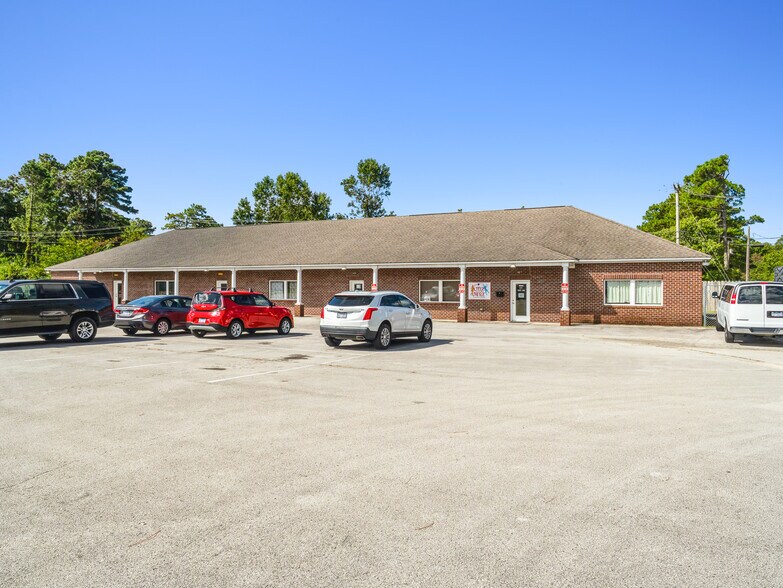 More Photos Of 1202 E Main St, Havelock Office For Sale