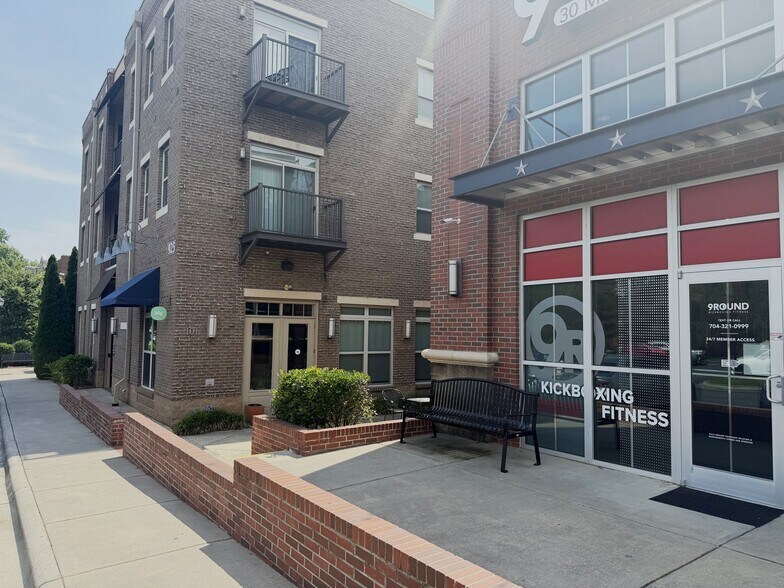 More Photos Of 925 Park Center Dr, Matthews Office For Lease