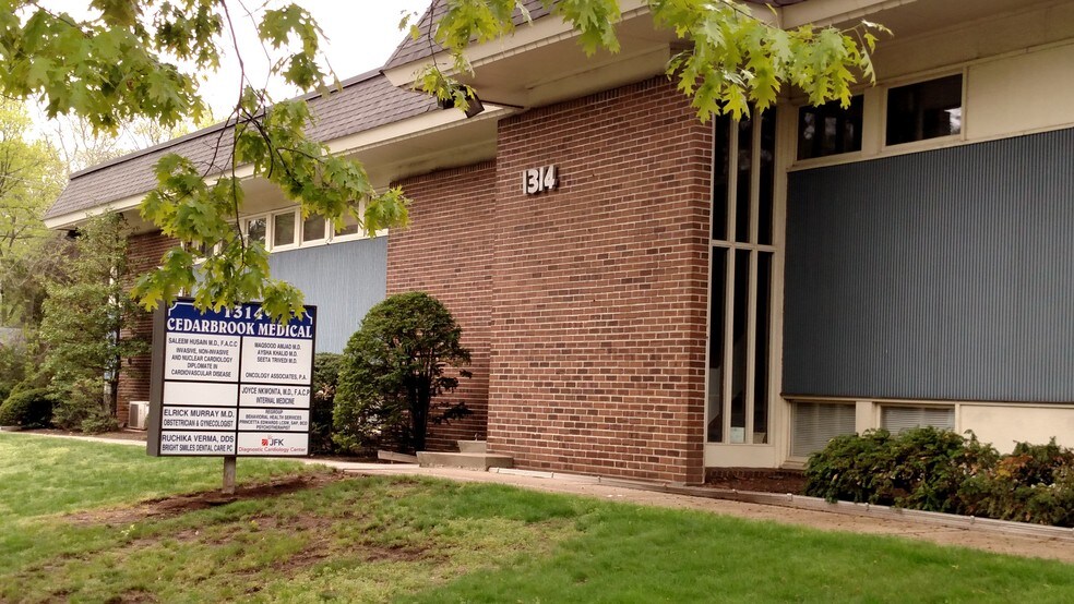 More Photos Of 1314 Park Ave, Plainfield Medical For Sale