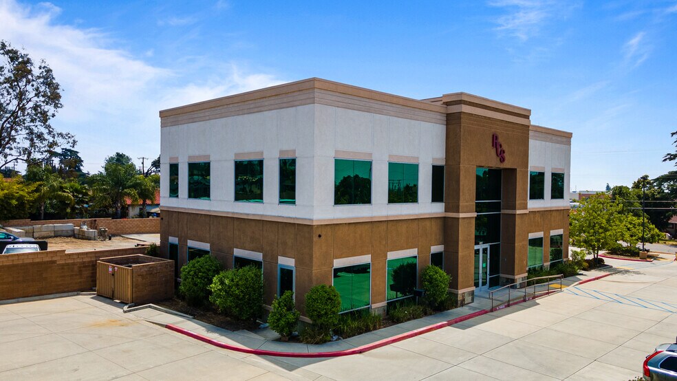 More Photos Of 1945 W 9th St, Upland Loft Creative Space For Lease