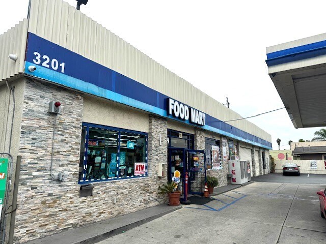 More Photos Of 3201 E 7th St, Long Beach Service Station For Sale