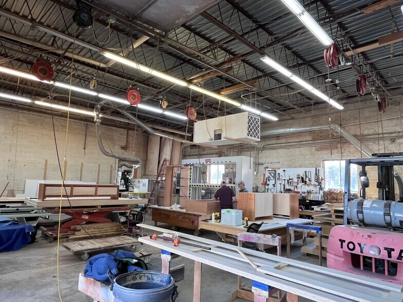 More Photos Of 1329 E High St, Charlottesville Warehouse For Sale