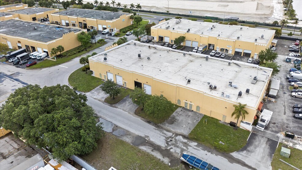 More Photos Of 3815 NW 125th St, Opa Locka Showroom For Lease
