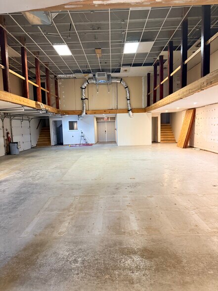 More Photos Of 106 Free Hill Rd, Hendersonville Warehouse For Lease