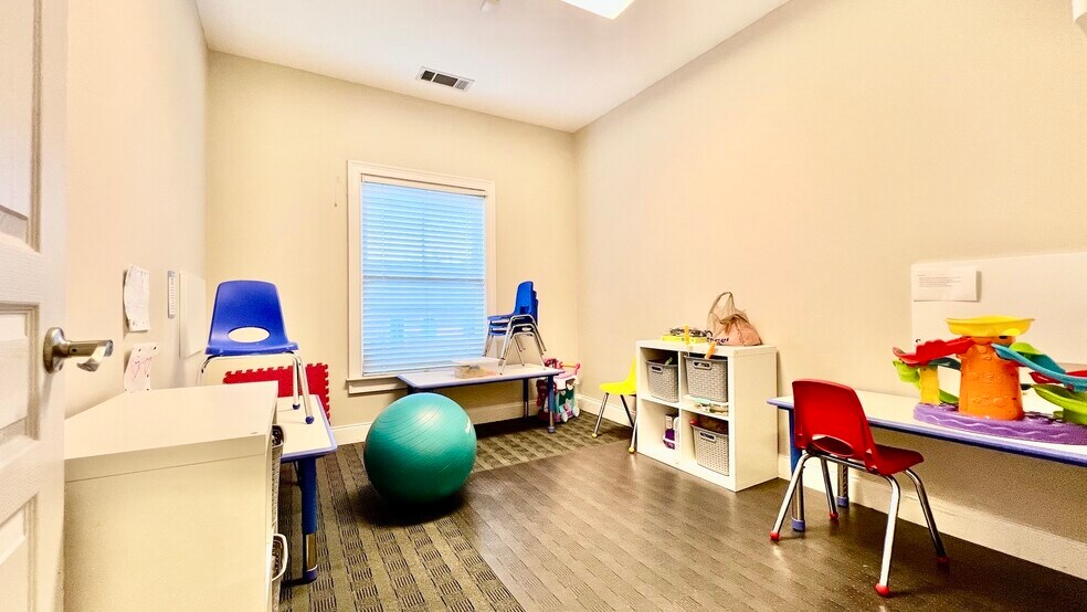 More Photos Of 4080 McGinnis Ferry Rd, Alpharetta Office For Sale