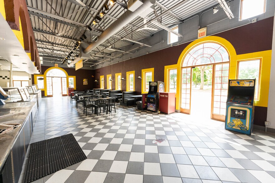 More Photos Of 1088 S University St, Mount Pleasant Restaurant For Lease