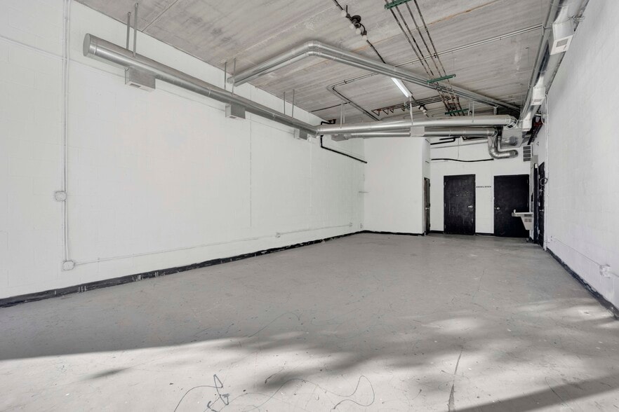 More Photos Of 900 S Western Ave, Chicago Apartments For Lease