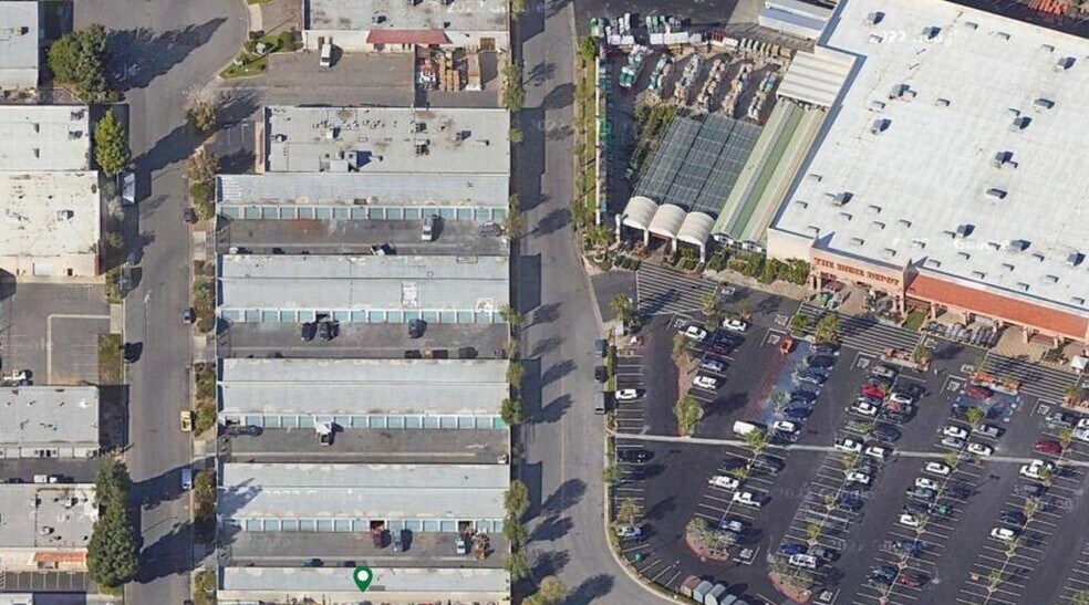 More Photos Of 1333 N Manzanita St, Orange Self Storage For Lease