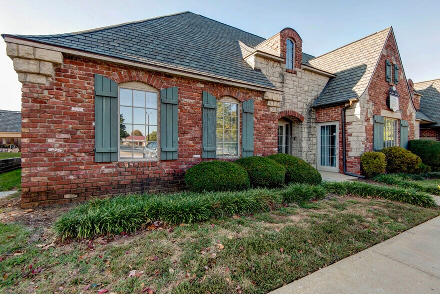 More Photos Of 1420-1426 E Bradford Pky, Springfield Medical For Lease