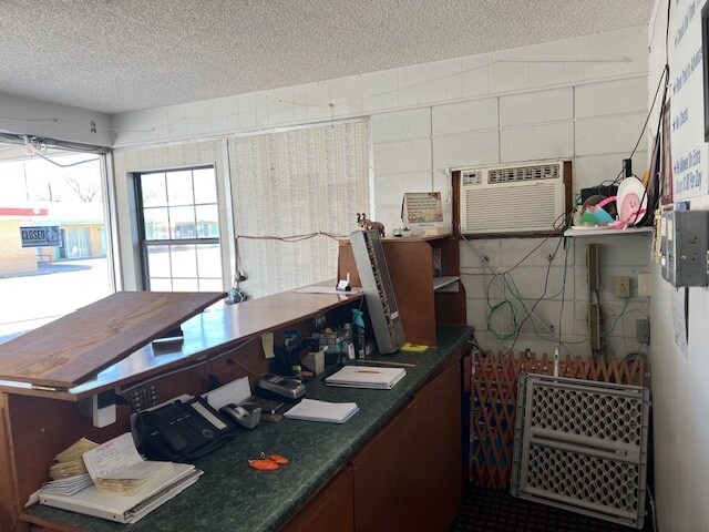 More Photos Of 208 S Ellis St, Menard Hotel For Sale