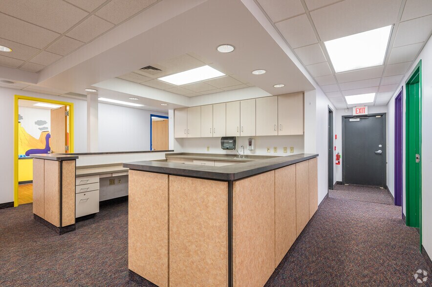 More Photos Of 2220 N Monroe St, Decatur Medical For Sale