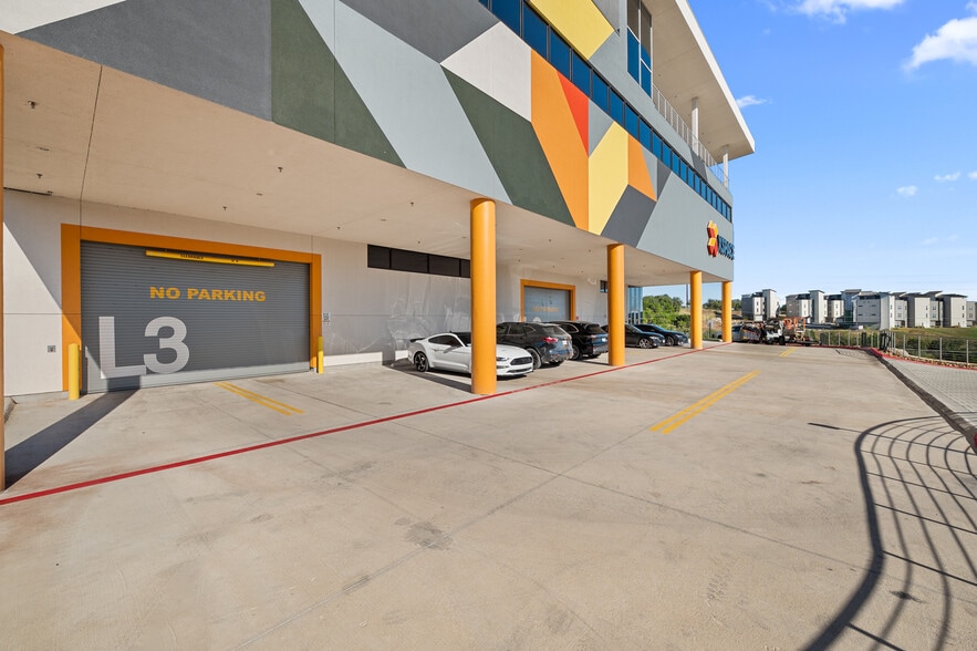 More Photos Of 4229 N FM 620 Hwy, Austin Showroom For Sale