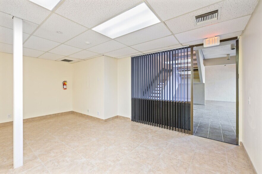 More Photos Of 225 S Civic Dr, Palm Springs Medical For Sale