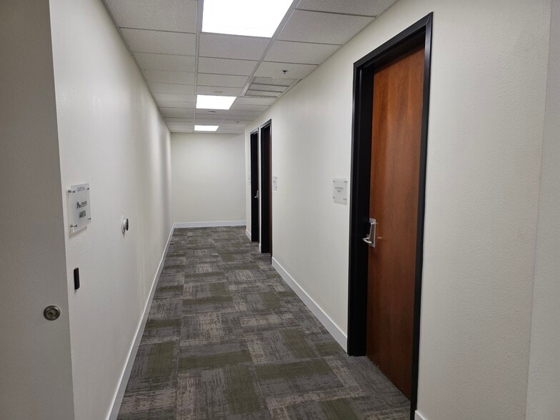 More Photos Of 9525 Hillwood Dr, Las Vegas Office For Lease