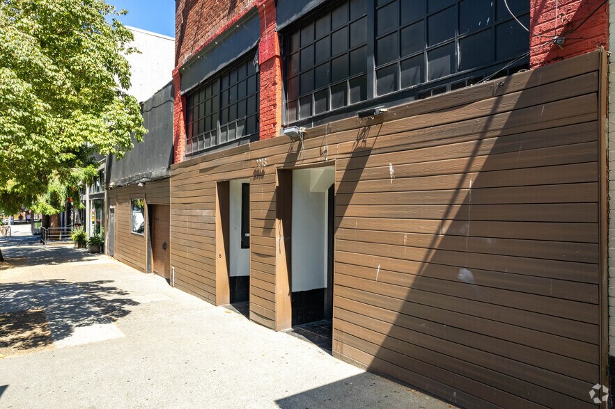 More Photos Of 2218 1st Ave, Seattle Bar For Sale