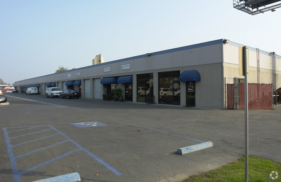 More Photos Of 2001 Westwind Dr, Bakersfield Light Manufacturing For Lease