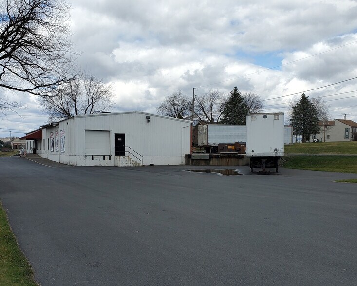 More Photos Of 7642 Beth Bath Pike, Bath Freestanding For Lease