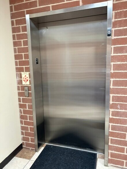 More Photos Of 11-101 W 112th Ave, Crown Point Office For Lease