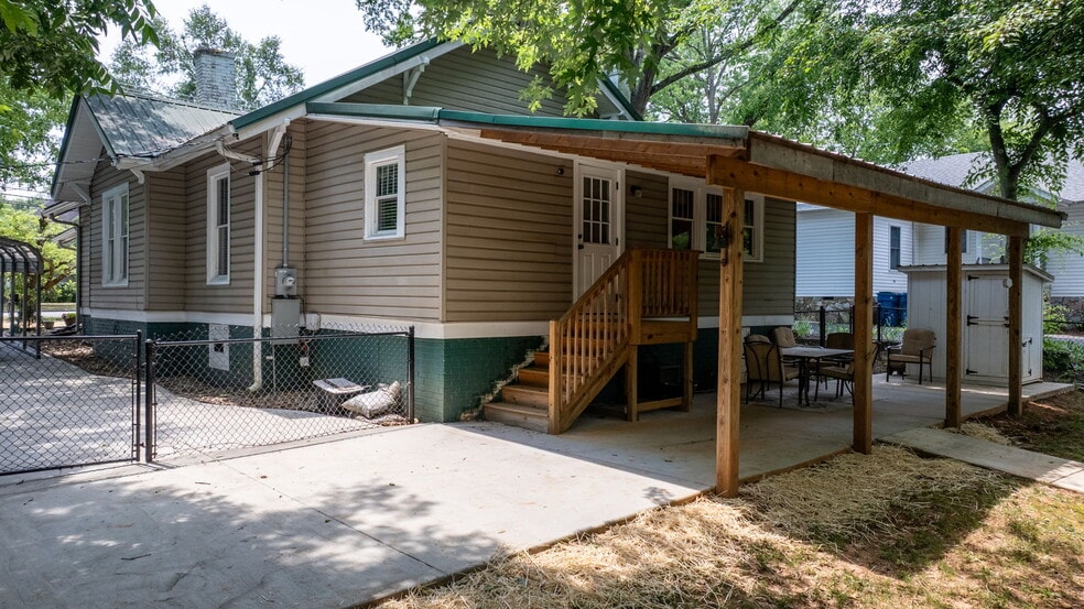 More Photos Of 3084 W Main St, Claremont Office For Sale