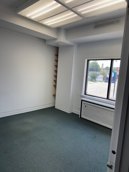 More Photos Of 526 W Wisconsin Ave, Appleton Medical For Lease