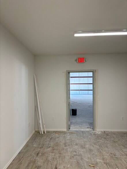 More Photos Of 1750 Reveille Rd, Harlingen Distribution For Lease