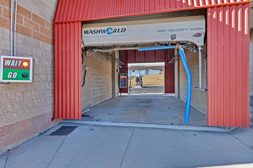 More Photos Of 725 Village Center Dr, Colorado Springs Carwash For Sale