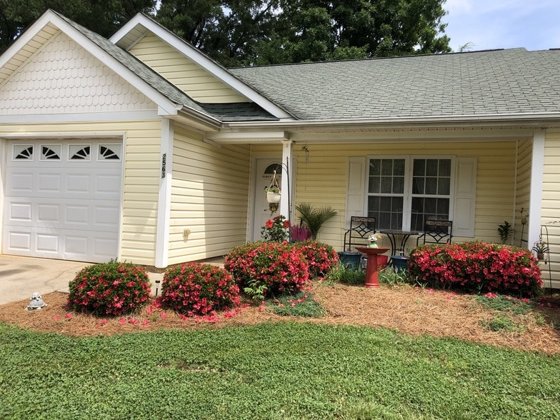 More Photos Of 2563 - 2627 Clover Rd, Concord Apartments For Sale