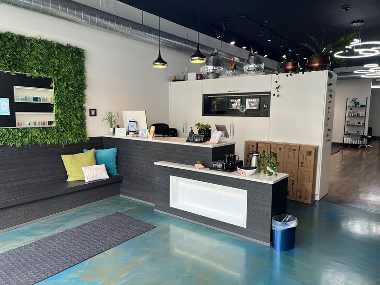 More Photos Of 1259 N milwaukee Ave, Chicago General Retail For Sale