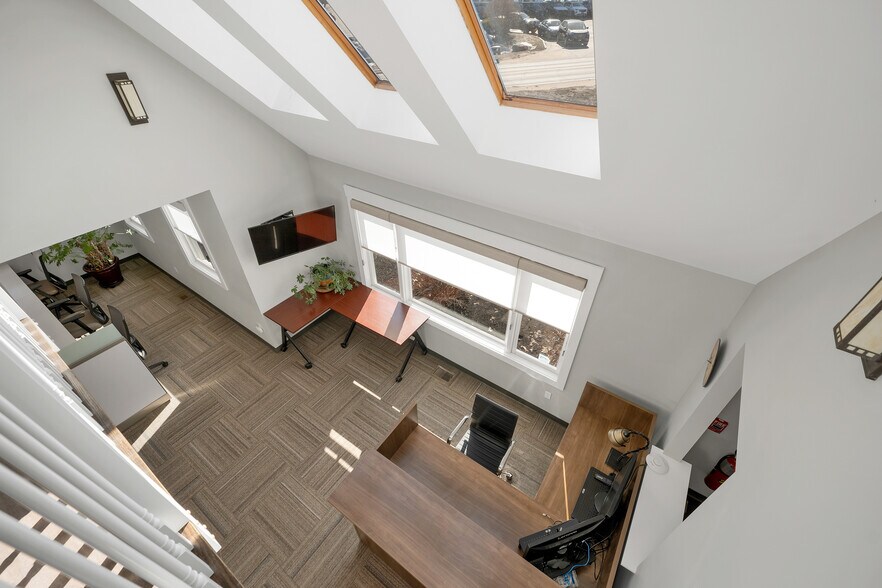 More Photos Of 252 Daniel Webster Hwy, Meredith Office For Sale