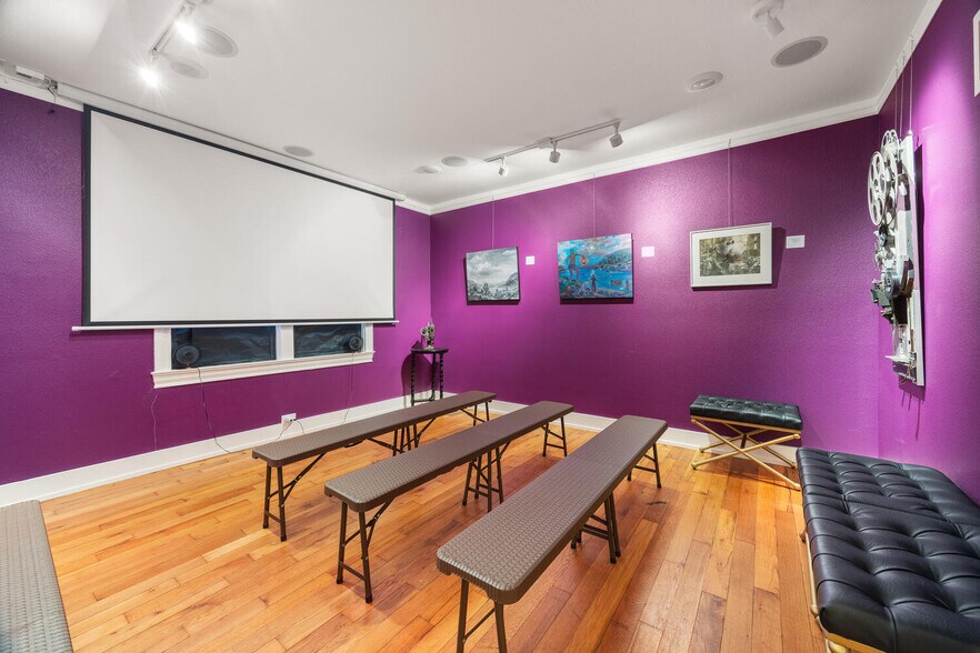 More Photos Of 505 Main, Blanco Office Residential For Sale