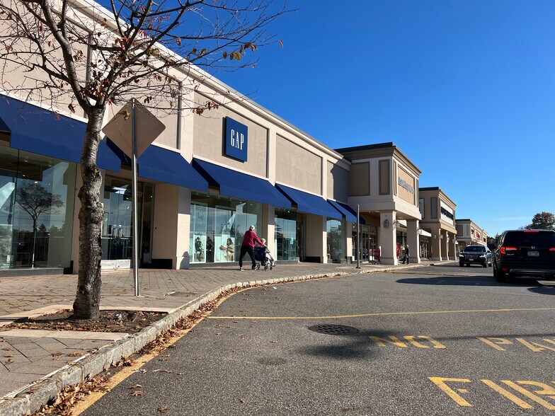 More Photos Of 401-419 S Oyster Bay Rd, Plainview Unknown For Lease