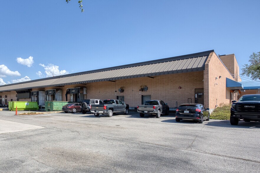 More Photos Of 1800 University Pky, Sarasota Warehouse For Sale
