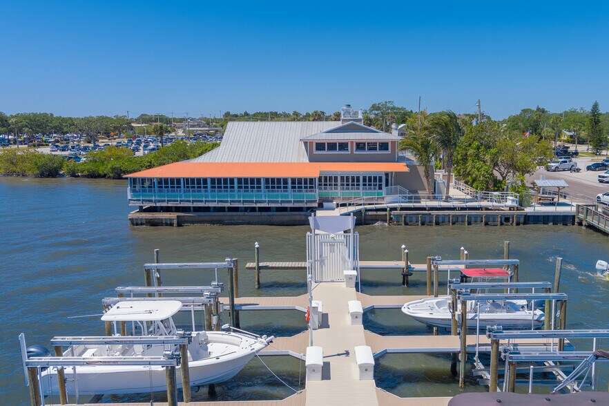 More Photos Of 806 Indian River Dr, Sebastian Marina For Sale