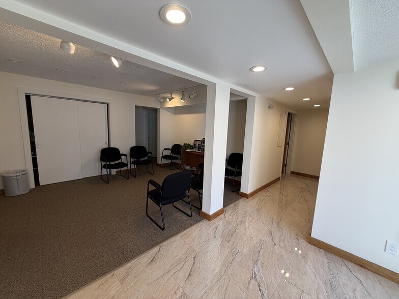 More Photos Of 1570 Boston Post Rd, Guilford Office For Lease