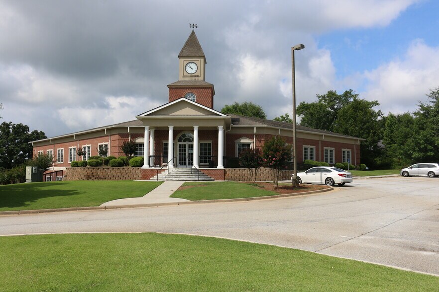 More Photos Of 500 Plantation Park Dr, Loganville Office For Lease