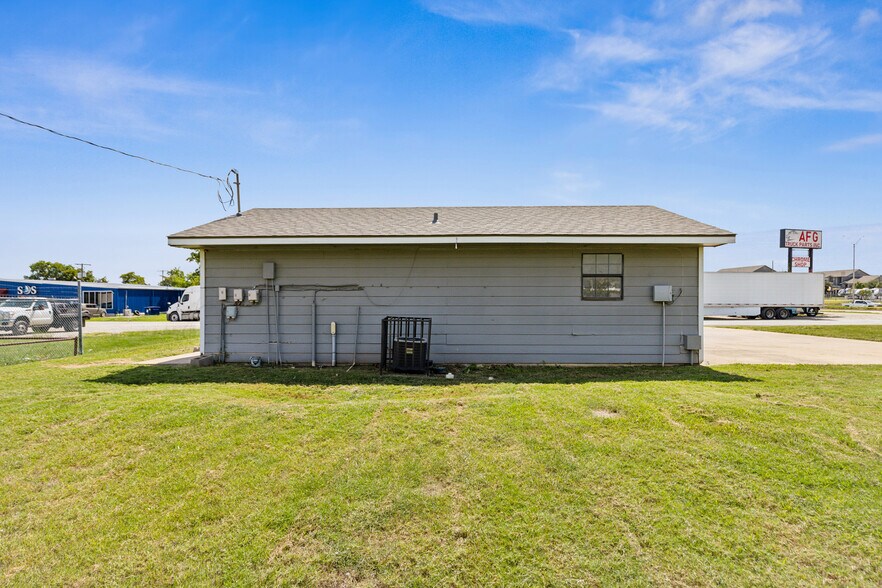 More Photos Of 113 Coad St, Fort Worth Office For Lease