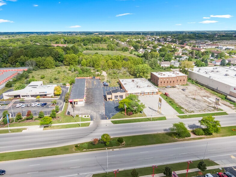 More Photos Of 8718 W Brown Deer Rd, Milwaukee Service Station For Sale