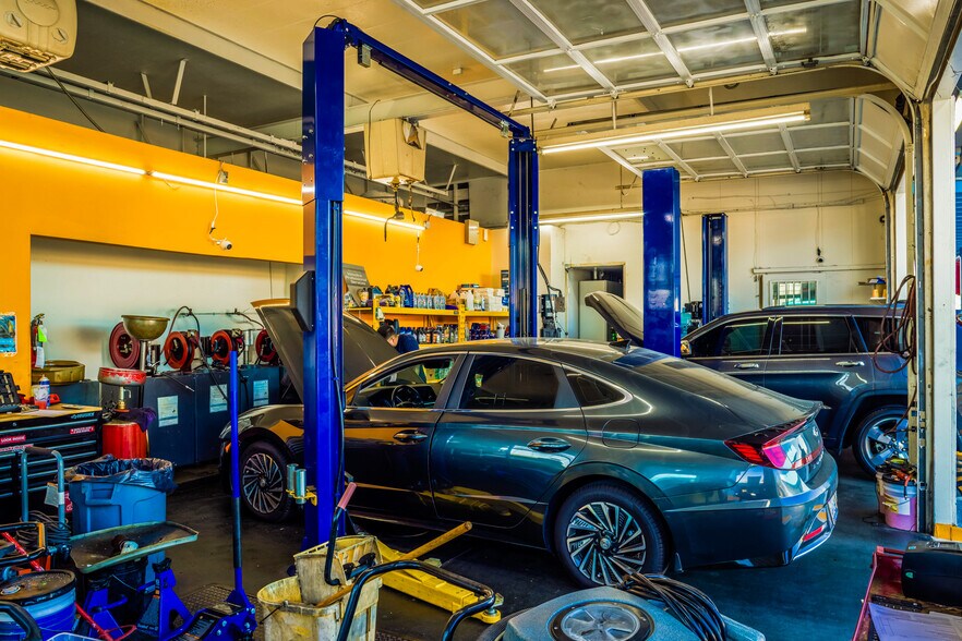More Photos Of 21011 Pioneer Blvd, Lakewood Carwash For Sale